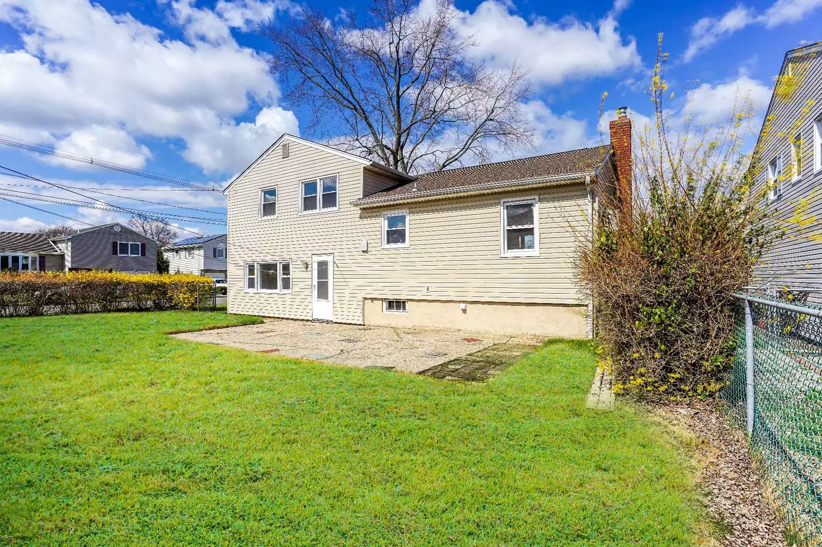82 Bloomfield Ave. River Edge, NJ